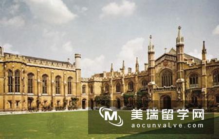 英国的大学开学时间是多会呢?