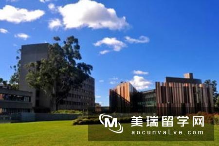 留学加拿大:哪些大学可以获得普通本科学位证?2012071023签到!