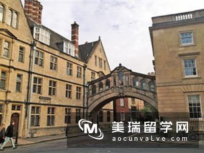 留学英国剑桥大学一年多少费用？