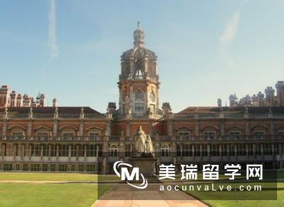 2018英国萨里大学本科学费是多少？