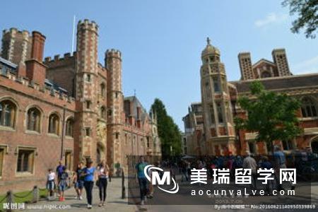 英国剑桥大学的费用情况  　　