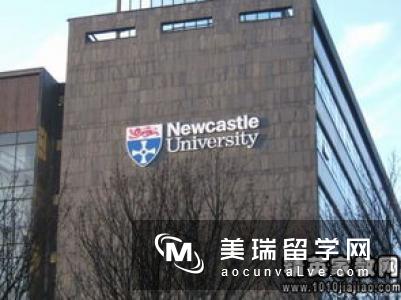 英国诺丁汉大学一年的费用是多少？