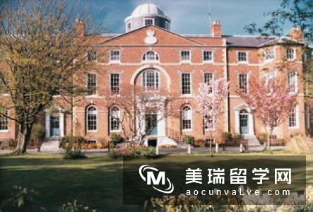 英国苏塞克斯大学国际大一学费多少?