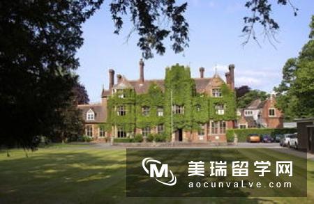 2019年英国留学8大热门专业  　　