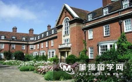 英国中央兰开夏大学简介